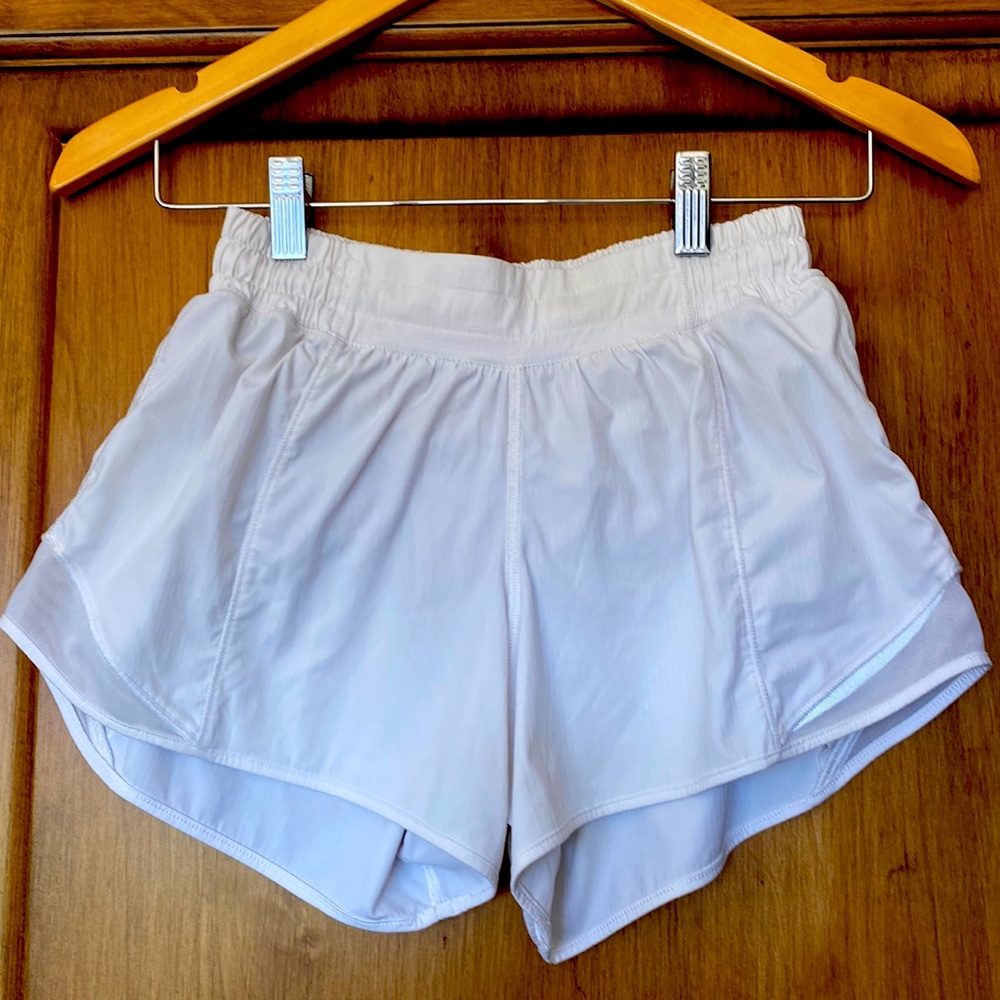 Lululemon Hotty Hot 4”. Size 4